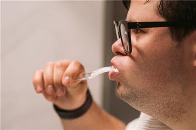 男性口腔健康的重要性：如何预防龋齿和牙周病